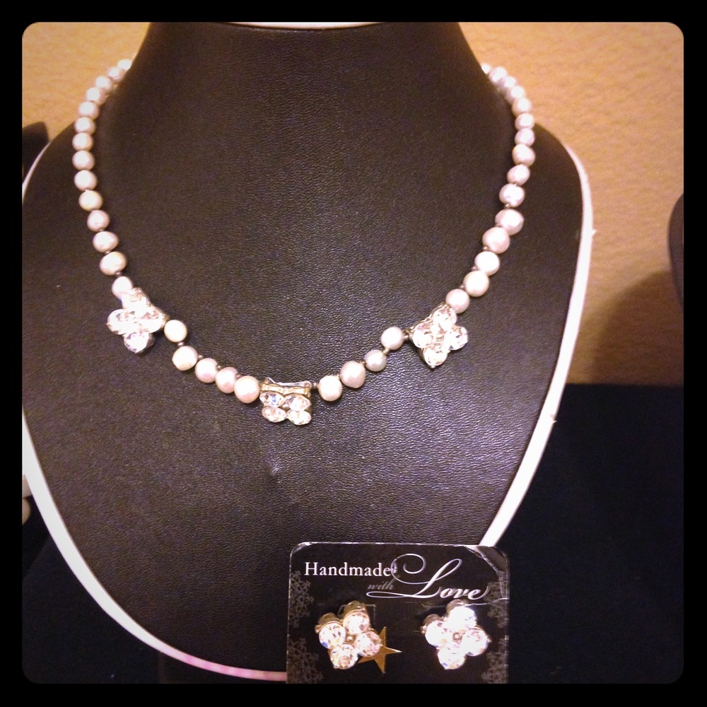 Pearl and Swarovski flowers necklace and earrings